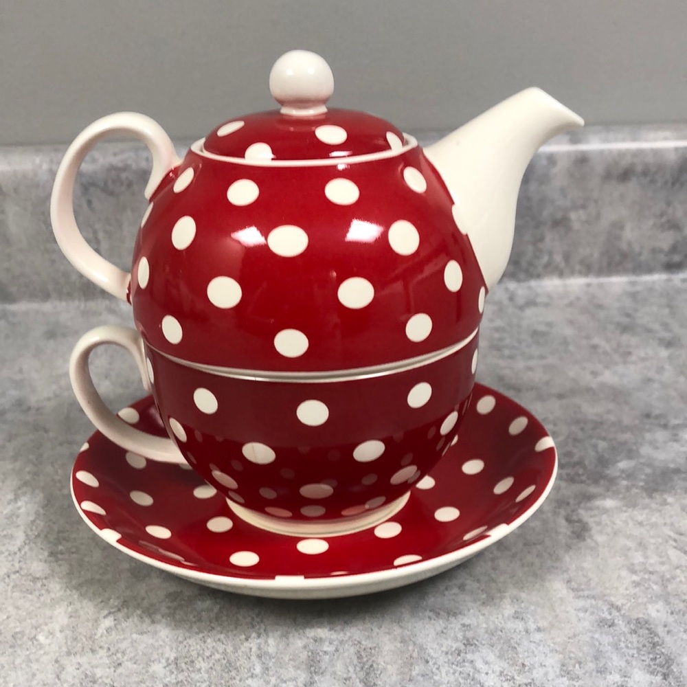 Home Interiors Red and White Coffee & Tea Set